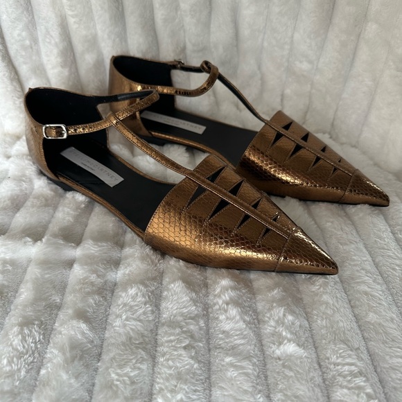 Stella McCartney Black and Gold Flats - Picture 1 of 8